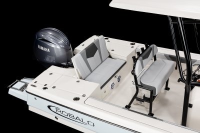 2025 R226 Cayman Transom Seating
