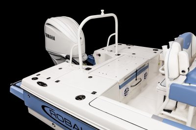 2025 R246 Cayman Transom Casting Deck