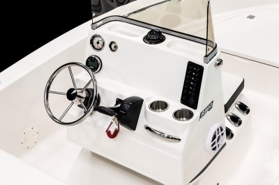 Robalo R160 Helm Dash