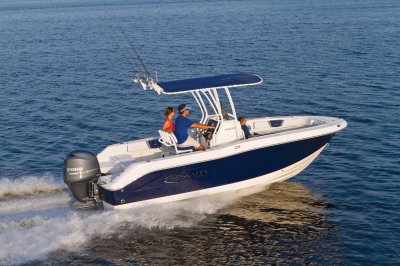 2026 R200 Running in Ocean Starboard View