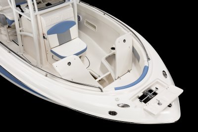 Robalo R222EX Bow Storage