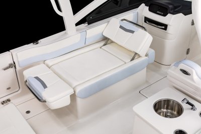 2026 R257 Port Seat Lounge
