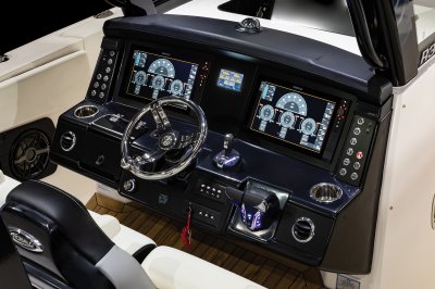 2026 R360 Helm Dash
